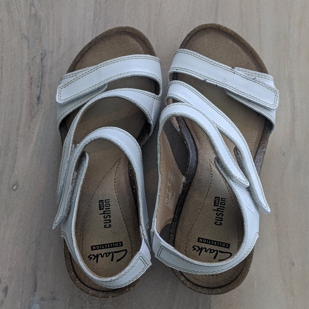 Clarks Collection Soft Cushion Womens Sandals